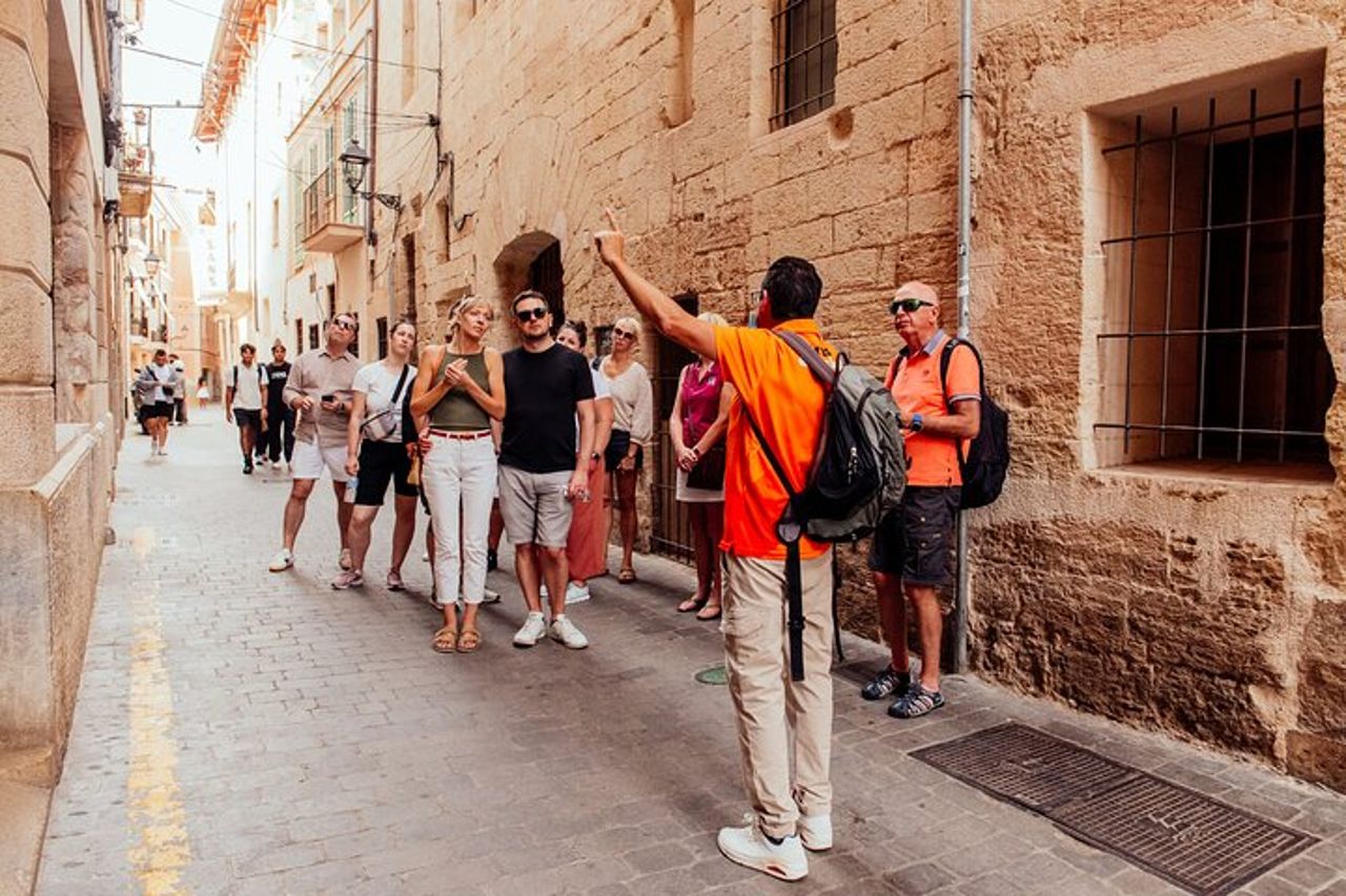 Tour a piedi con degustazione di cibo a Palma con un locale — 8