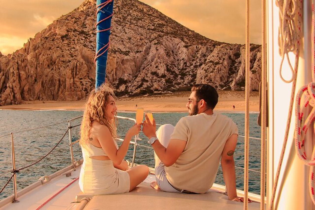 Los Cabos Luxury Sunset Sail con antipasti leggeri e Open Bar
