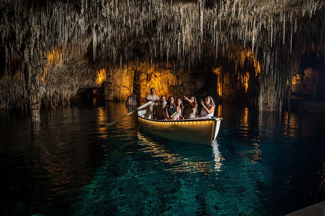 Esplorare Maiorca: negozio di perle di Maiorca e grotte di Drach