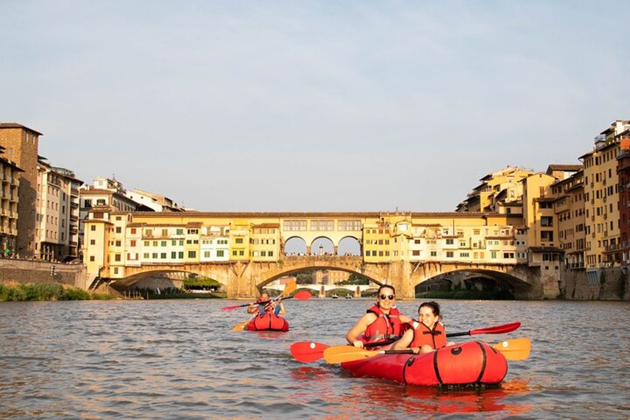 Kayak Soft a Firenze sotto alle Arcate di Pontevecchio