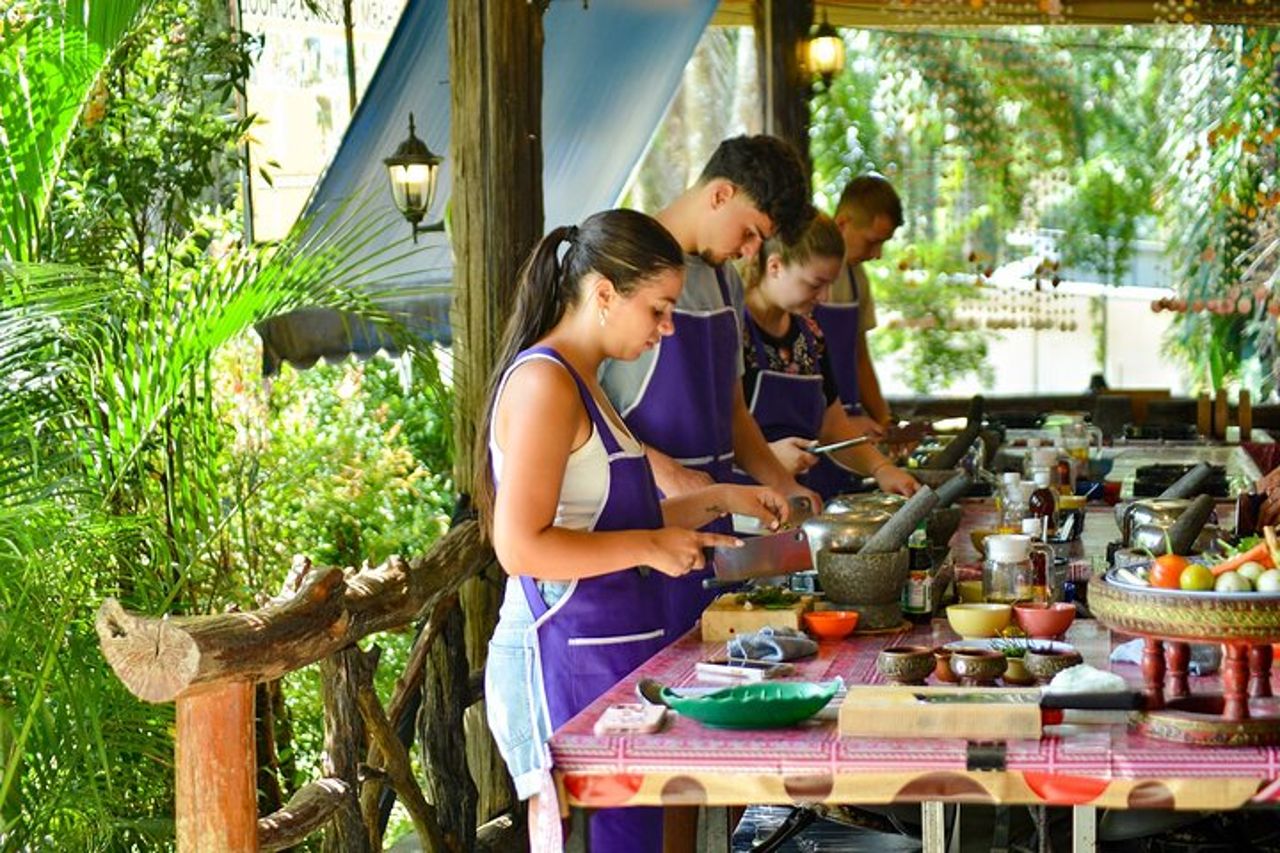 La migliore lezione di cucina presso la Thai Charm Cooking School di Krabi — 3