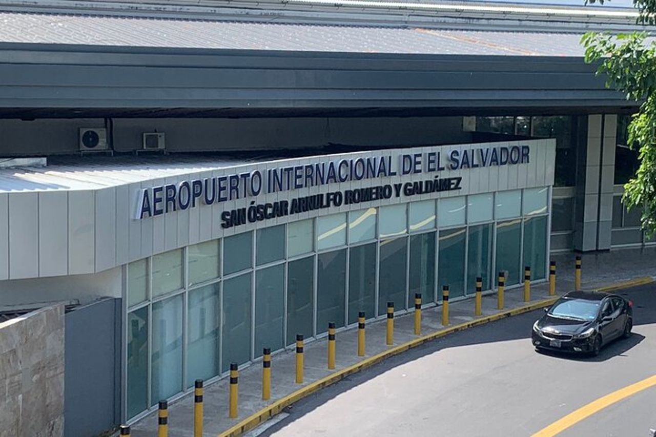 Aeroporto di El Salvador a San Salvador City o viceversa — 3