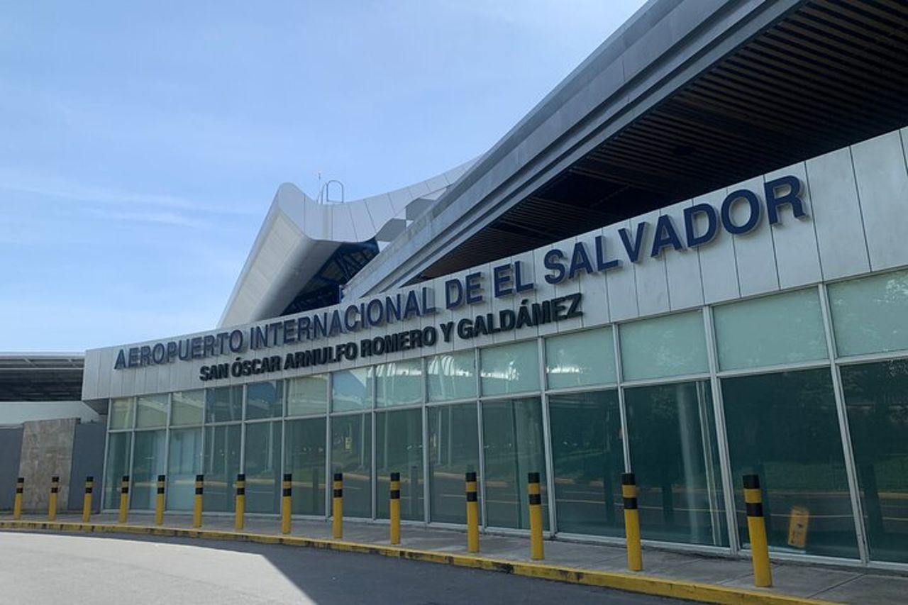 Aeroporto di El Salvador a San Salvador City o viceversa — 2