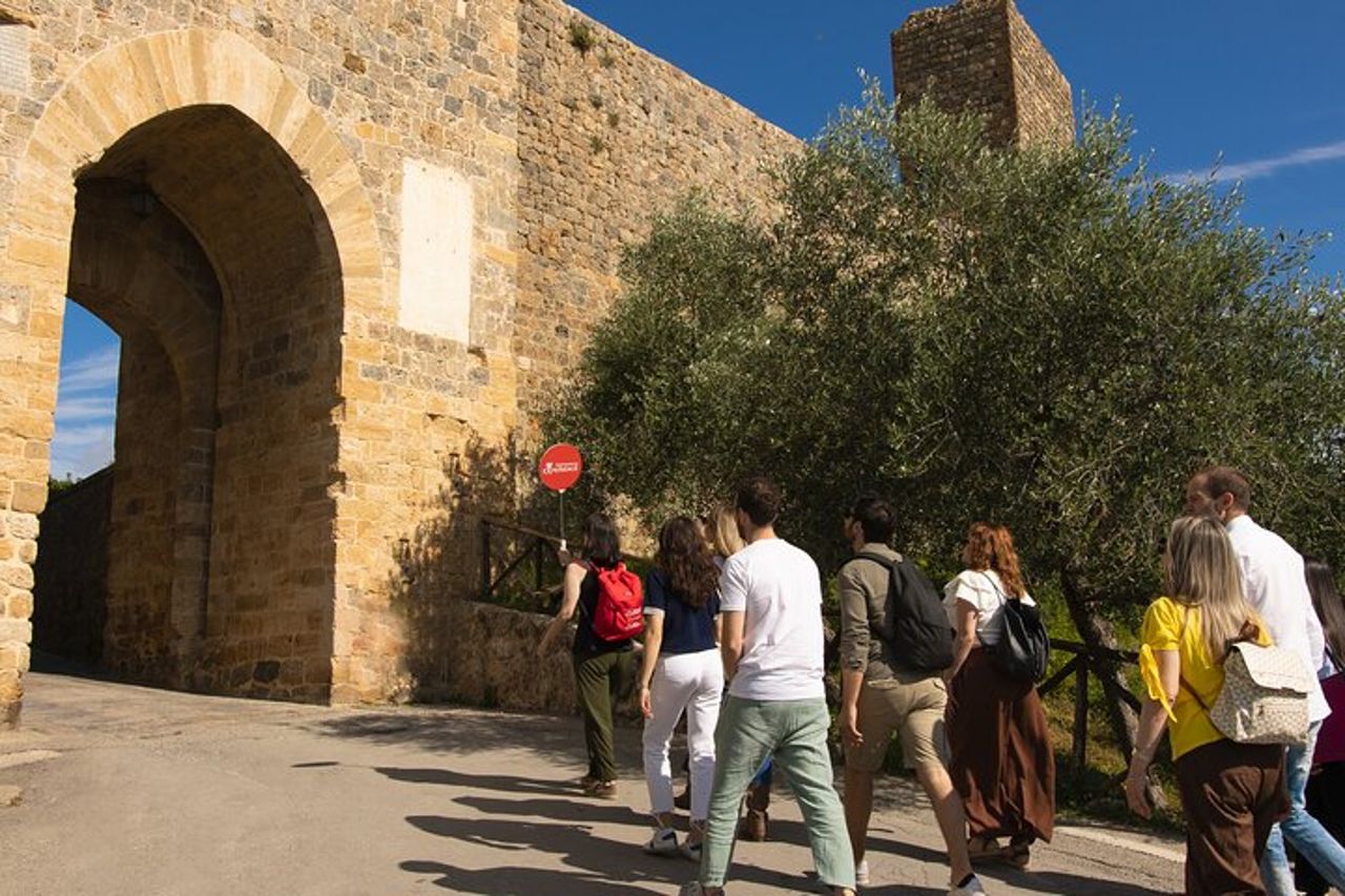 Tour Medievale a Monteriggioni e Val d'Orcia da Firenze — 4