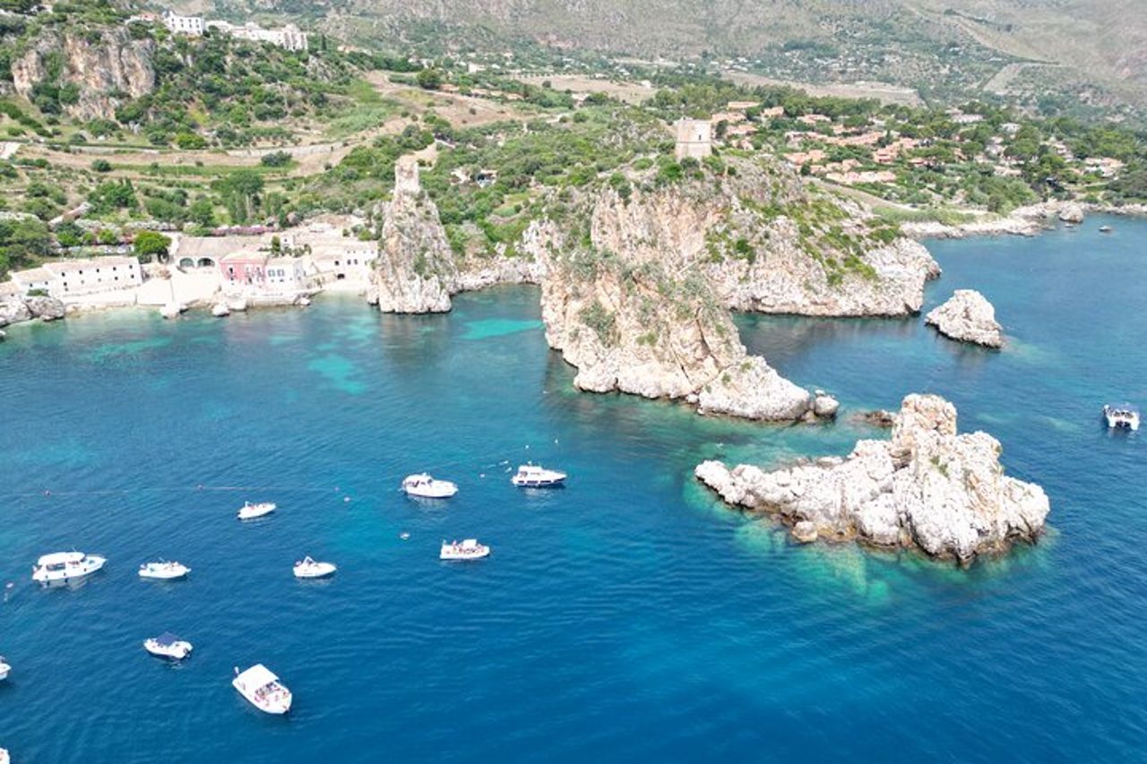 Tour in barca alla Riserva dello zingaro e Faraglioni di Scopello — 6