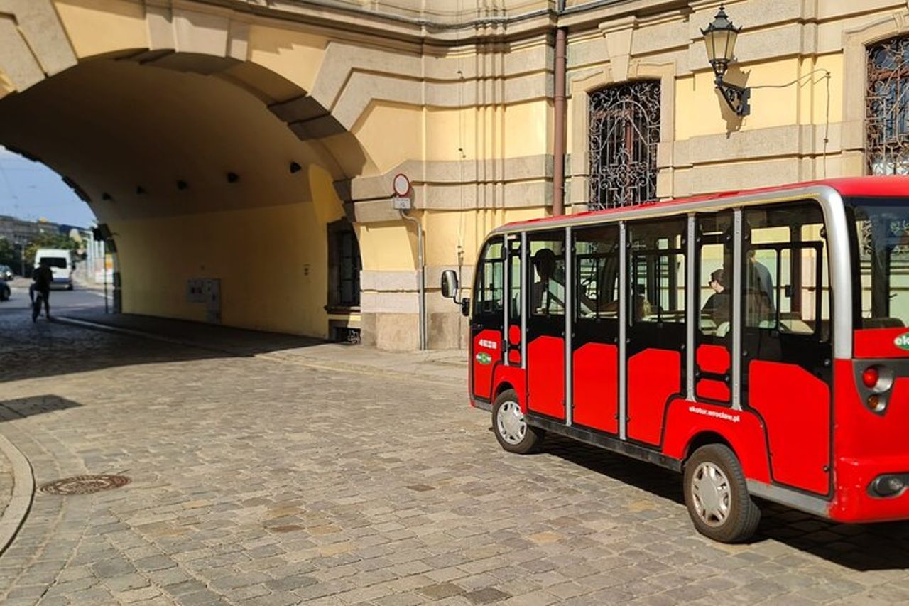 Tour di Breslavia con autobus elettrico, 2 ore (guida inglese) 5-13 persone — 5