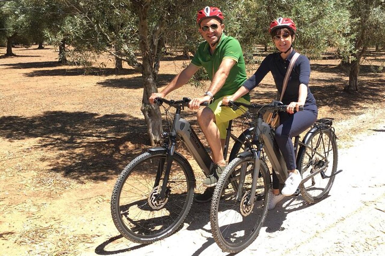 Esplorando le campagne di Conversano e i suoi monumenti in E bike — 4