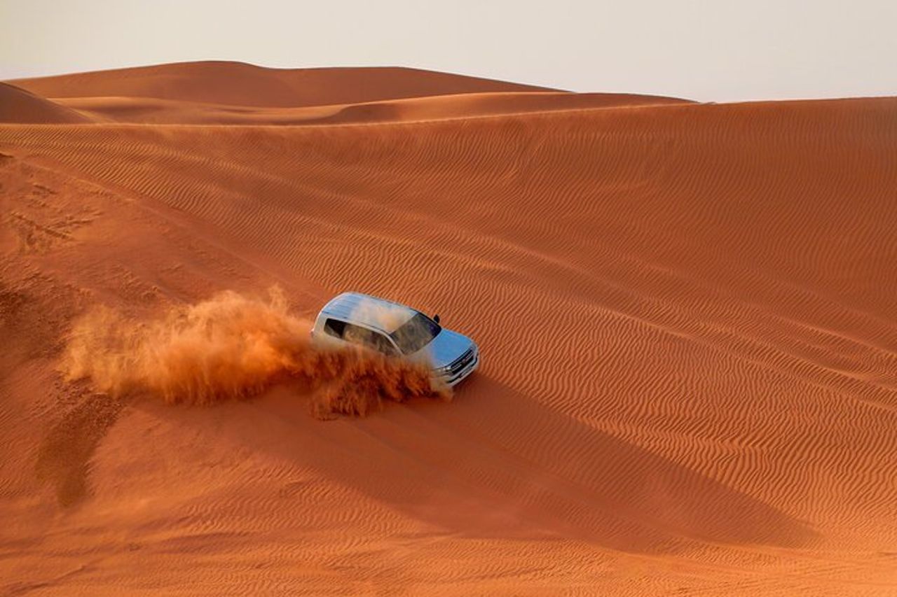Safari nel deserto di Doha: Quad, cammelli, sandboard e mare interno