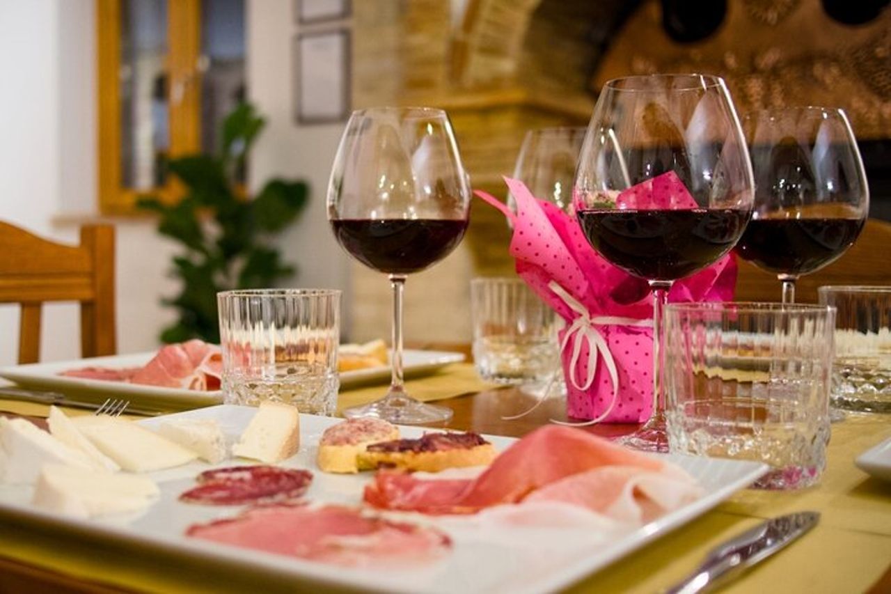 Wine & Local Flavors Tour with Tasting at Cantina D’Erasmo