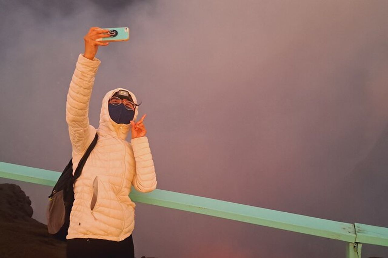 Tour privato all'alba sul vulcano Mt Yasur con guida — 6
