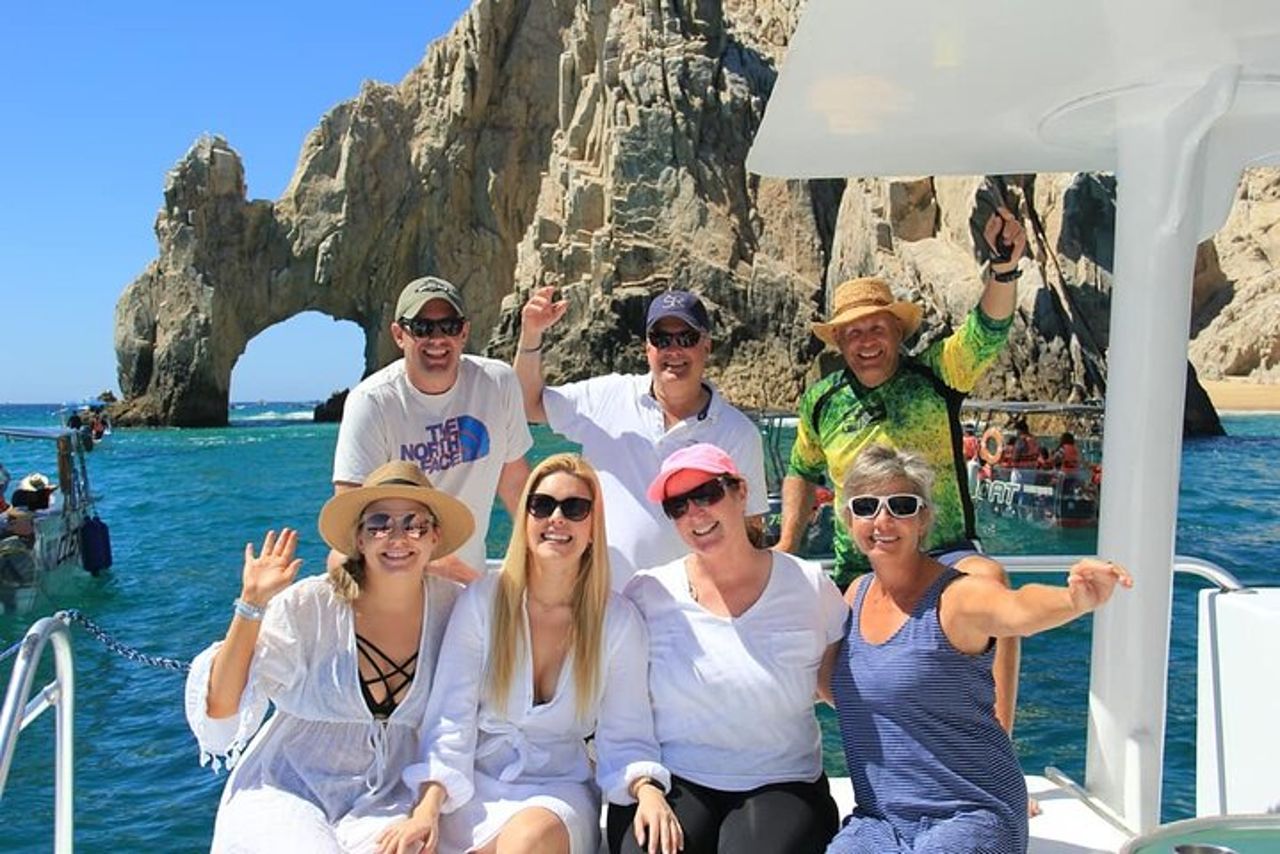 Cabo Catamarano – Tour di snorkeling e viste costiere — 8