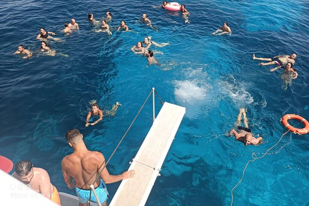 Crociera di 1 Day con pranzo e Snorkeling a Favignana da Marsala — 5