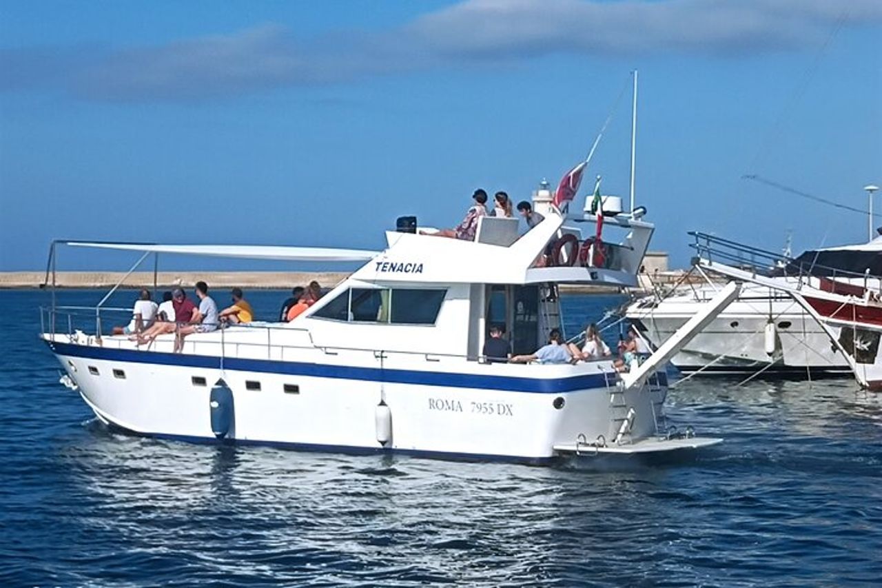 Crociera di 1 Day con pranzo e Snorkeling a Favignana da Marsala — 7