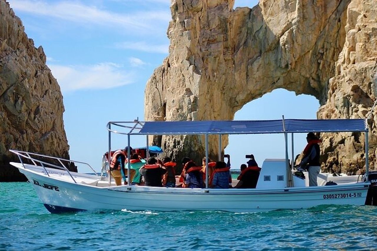 Barca con fondo in vetro per l'Arco a Cabo San Lucas — 4