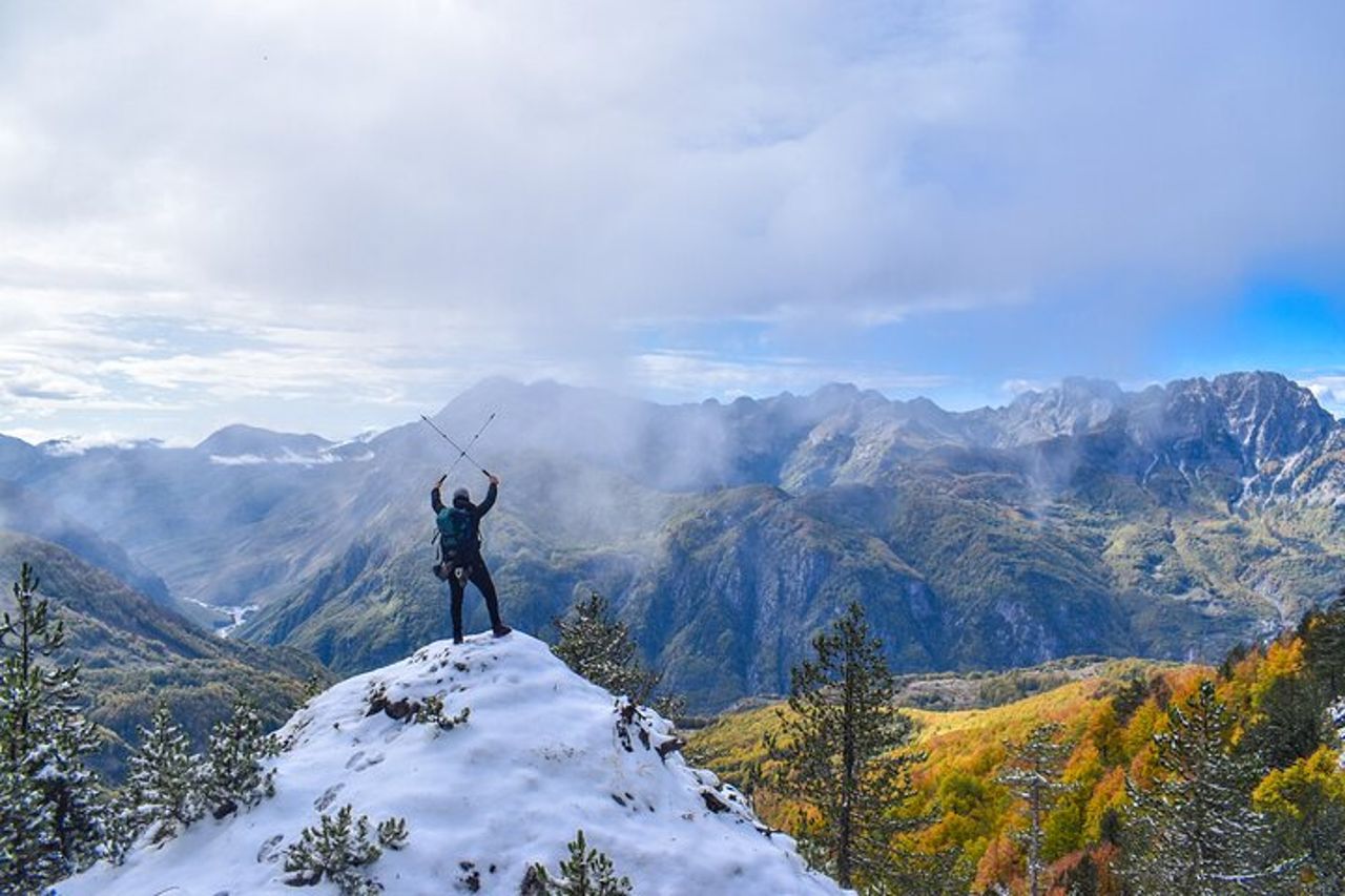 Tour a piedi di Valbona, Theth & Blue Eye in 3 giorni da Tirana