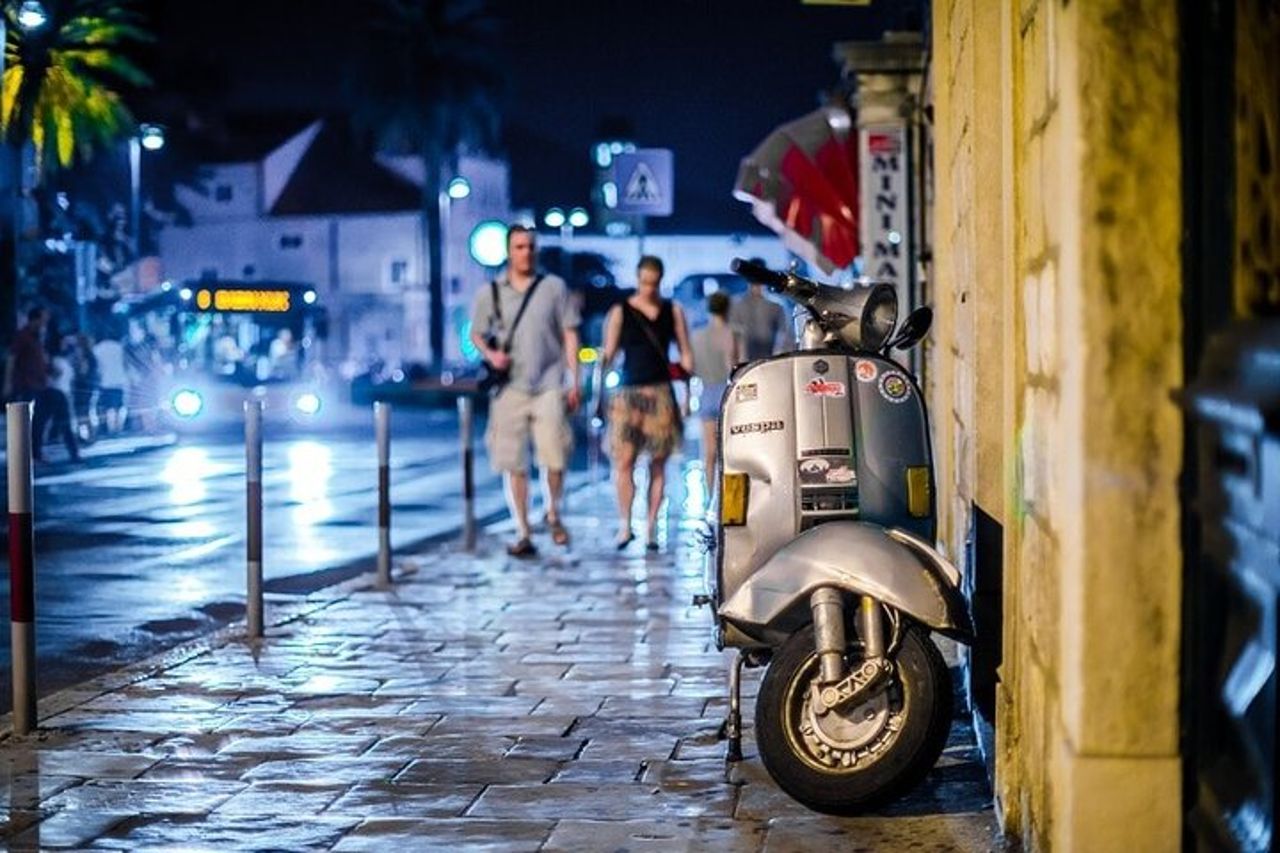 Vespa Tour con autista Rome By Night 3 ore — 8