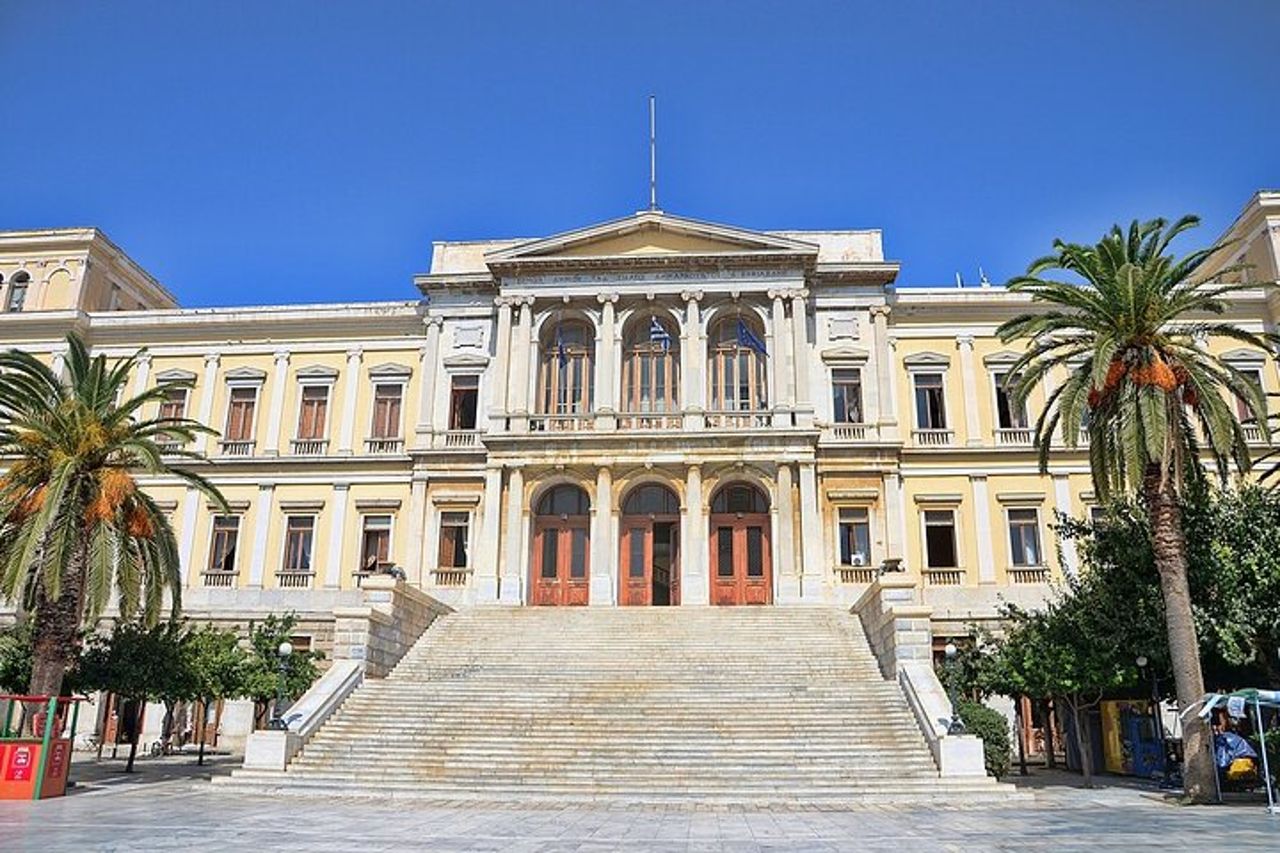 Tour privato per piccoli gruppi a Syros — 2