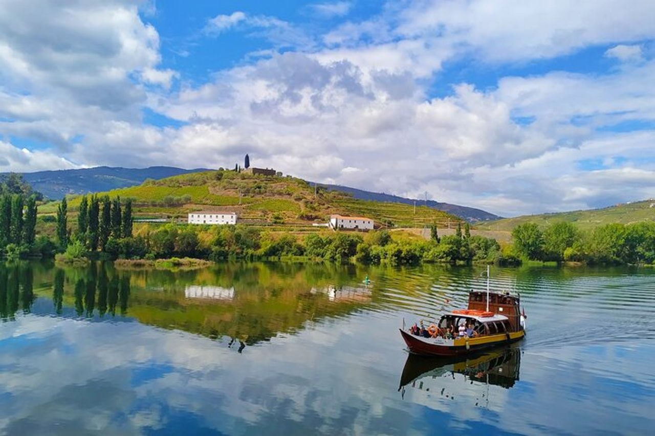 Gita di un giorno nella Valle del Douro: 2 cantine, barca privata e pranzo autentico — 3