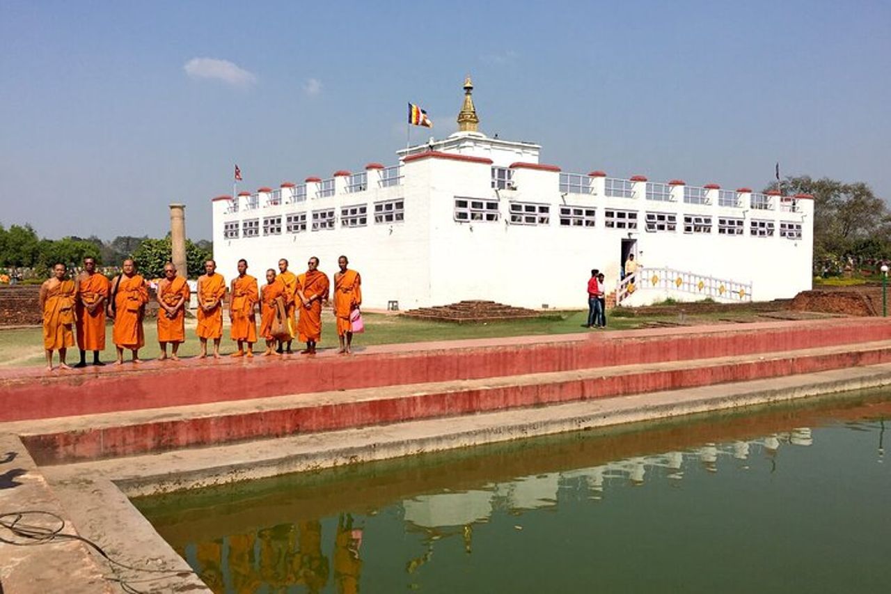 Tour Lumbini di un'intera giornata con prelievo e consegna dall'aeroporto