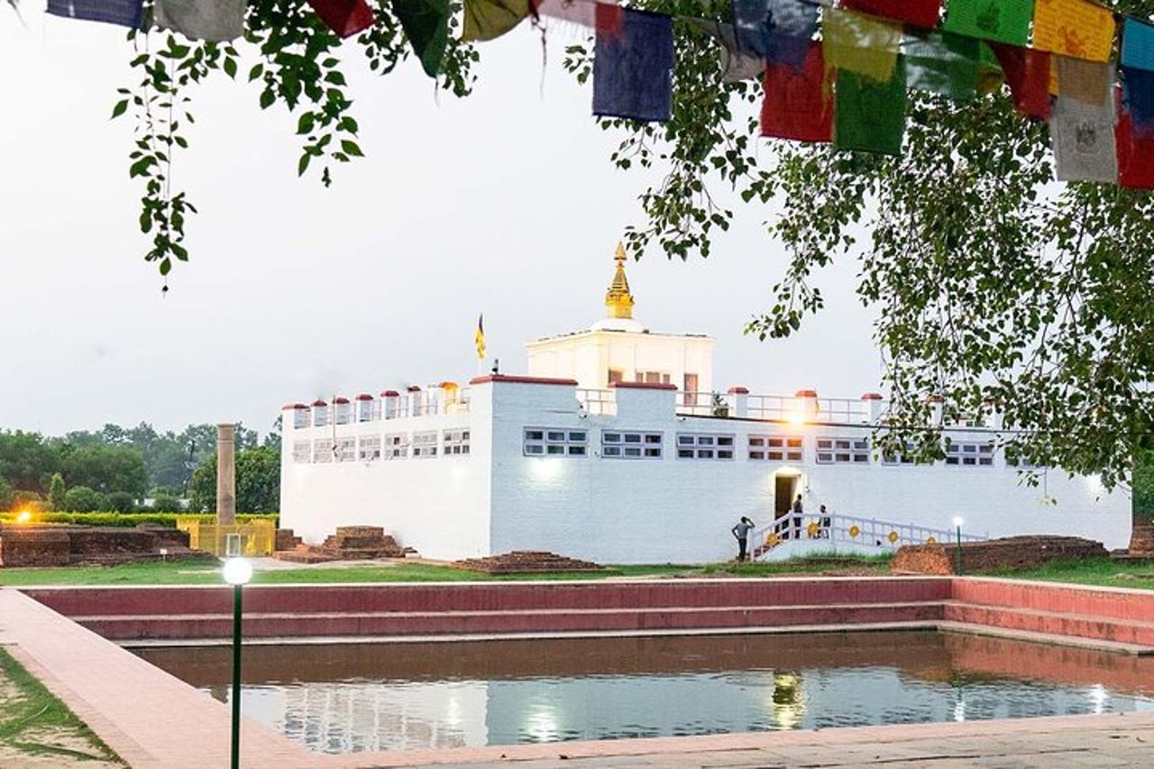 Tour Lumbini di un'intera giornata con prelievo e consegna dall'aeroporto — 2