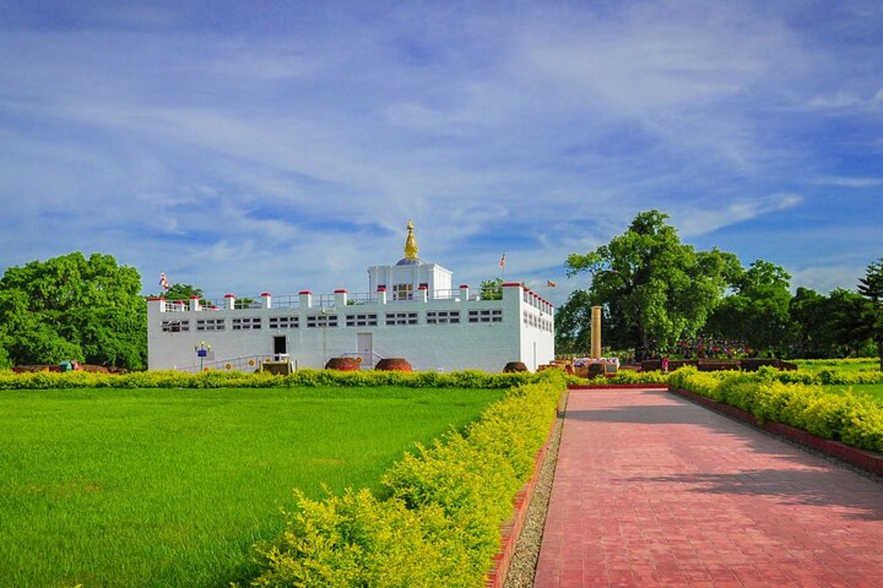 Tour Lumbini di un'intera giornata con prelievo e consegna dall'aeroporto — 3