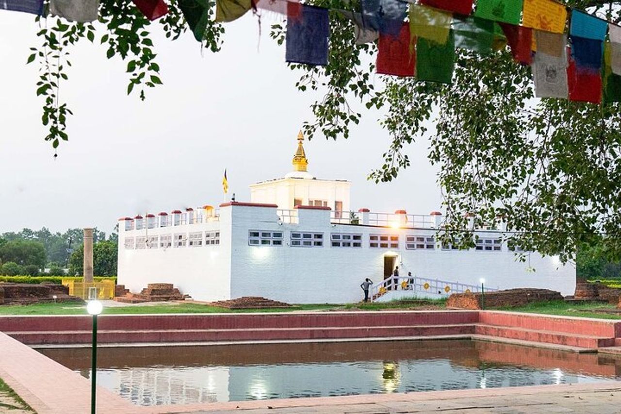 Tour Lumbini di un'intera giornata con prelievo e consegna dall'aeroporto — 6