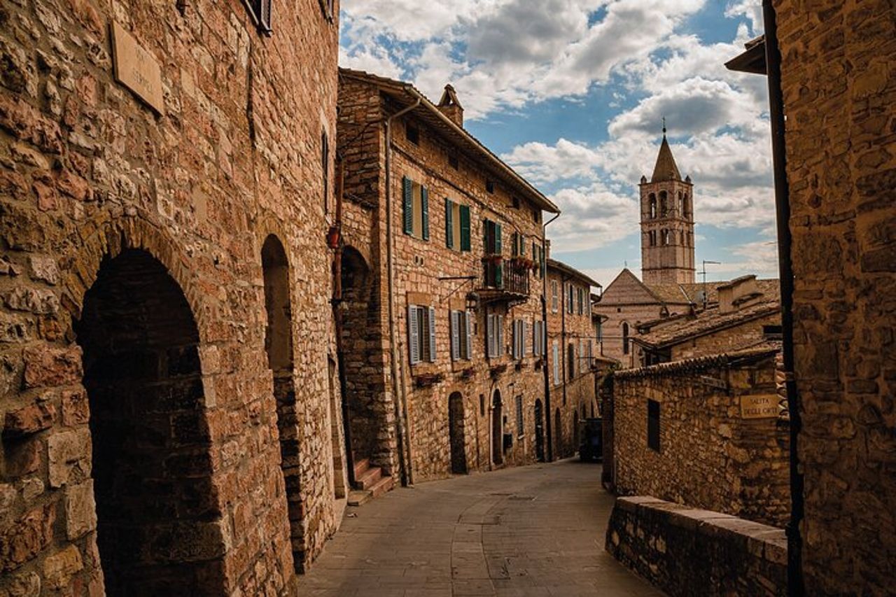 Tour a piedi di Assisi con audio e guida scritta di un locale — 3