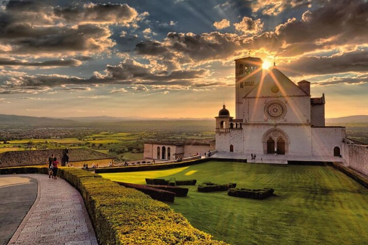Tour a piedi di Assisi con audio e guida scritta di un locale — 8