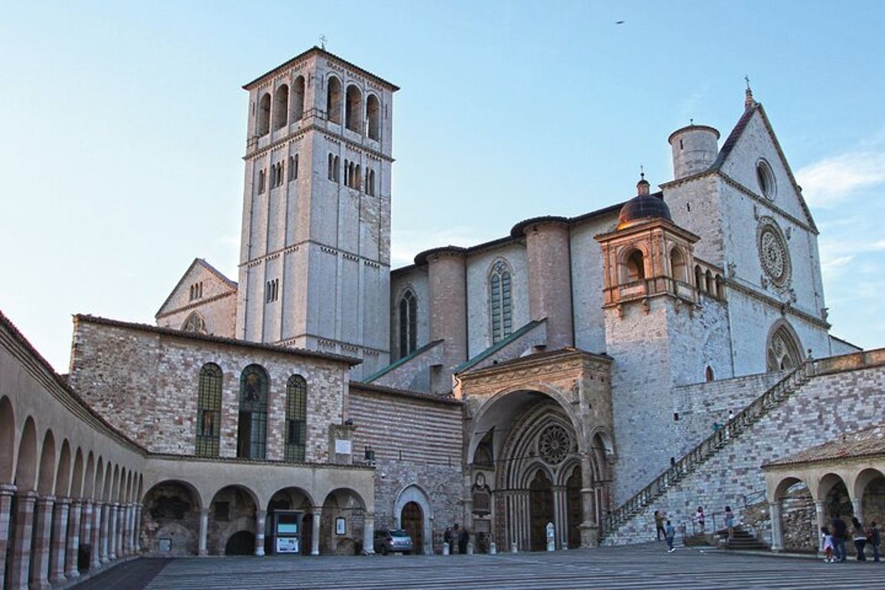 Tour a piedi di Assisi con audio e guida scritta di un locale — 9