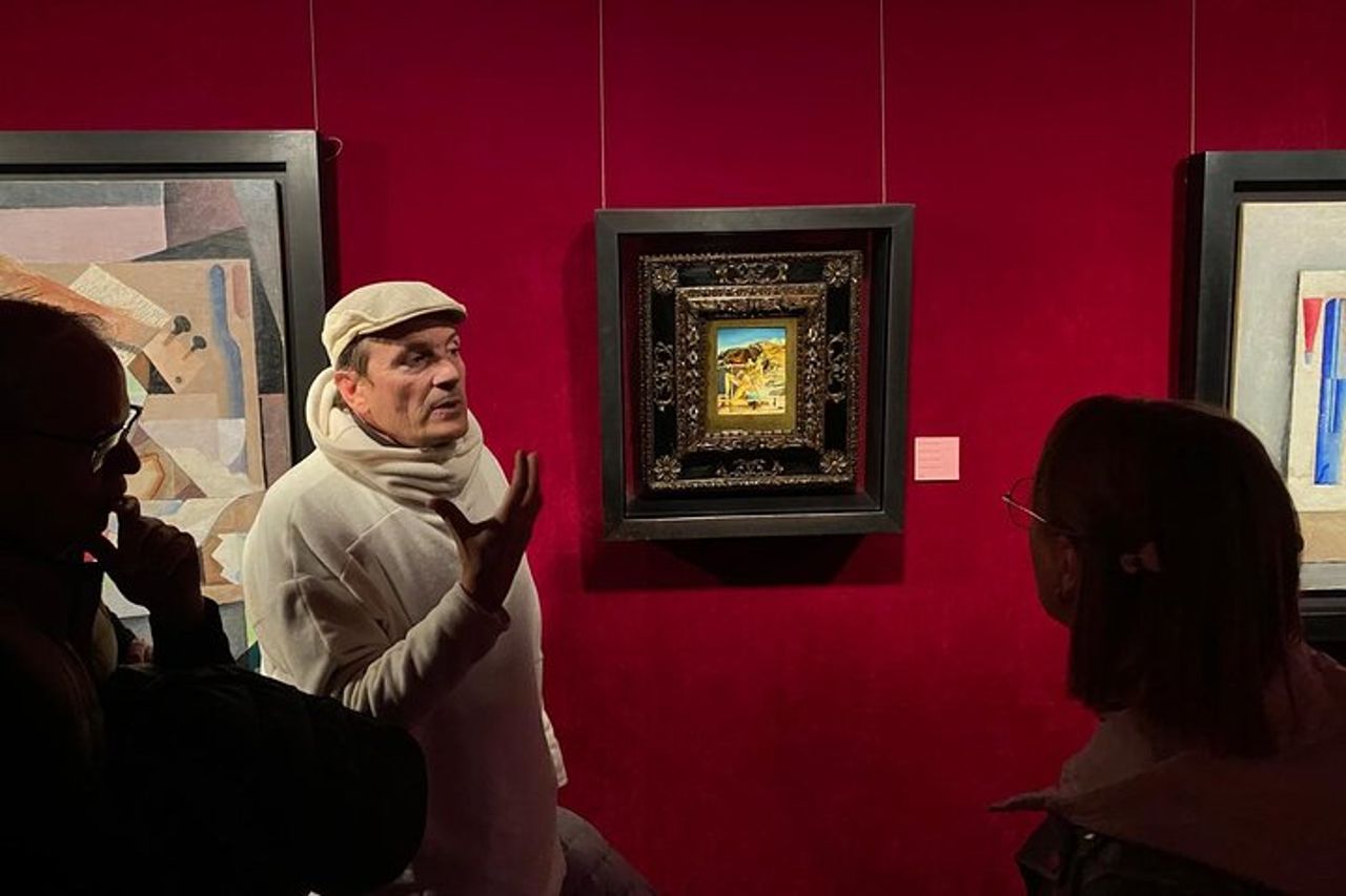 Tour privato del Museo Dalì, Figueres e Cadaques con prelievo in hotel — 4