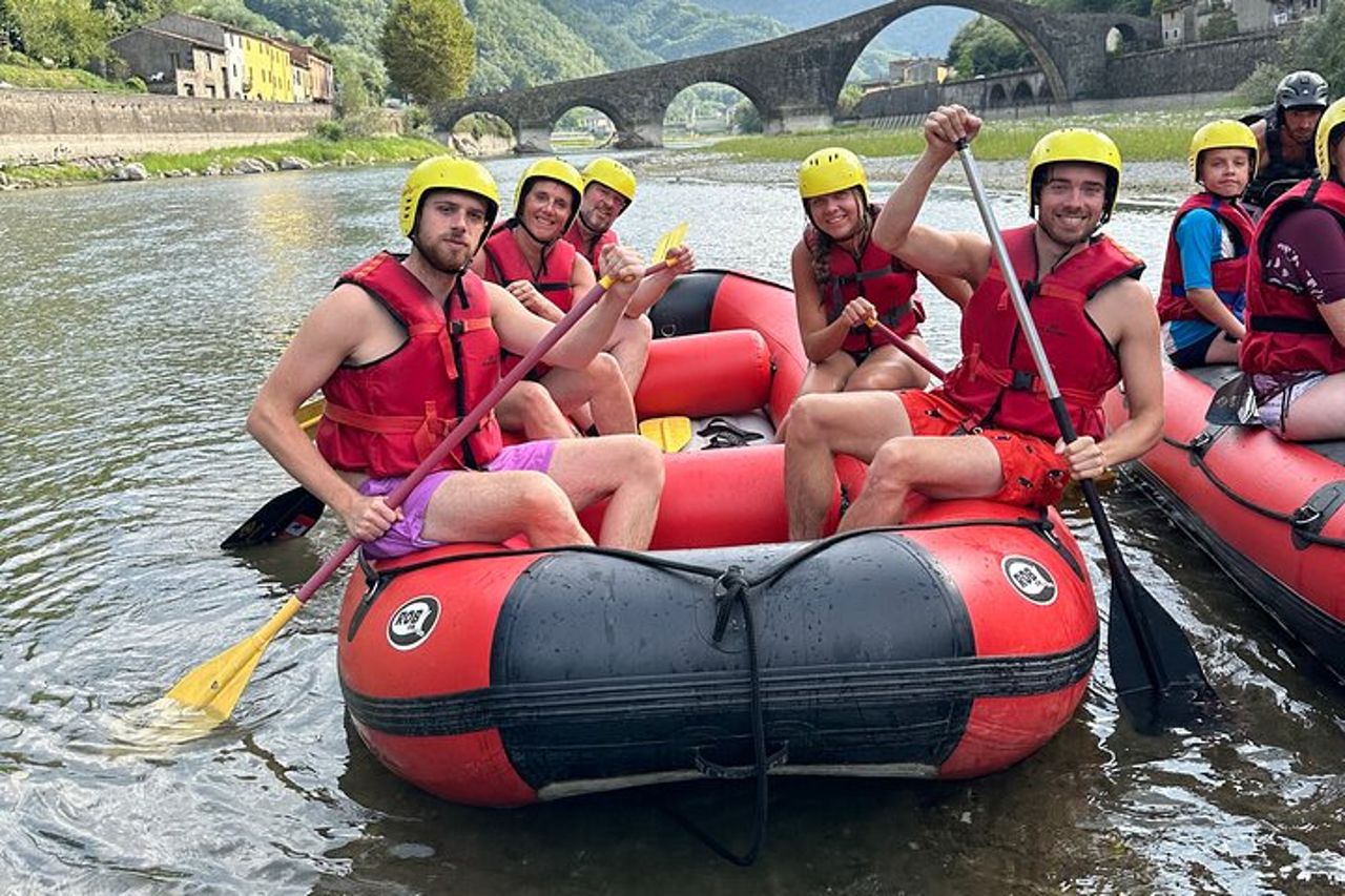 Attività di Rafting con la famiglia a Lucca — 6
