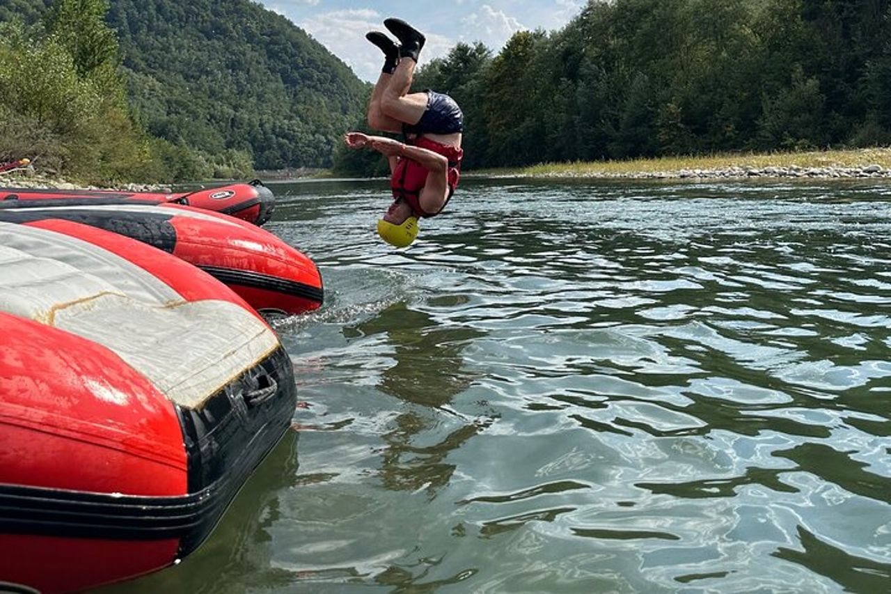 Attività di Rafting con la famiglia a Lucca — 7