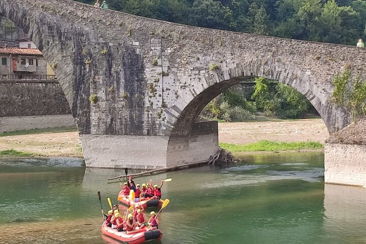 Attività di Rafting con la famiglia a Lucca — 8