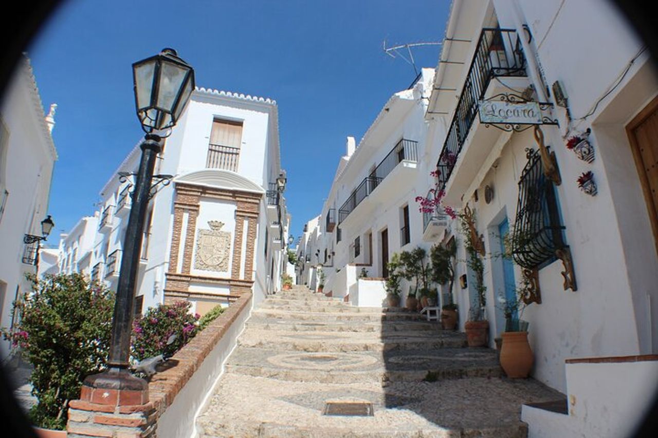 Tour privato di Frigiliana, Grotta di Nerja e Balcone d'Europa — 8