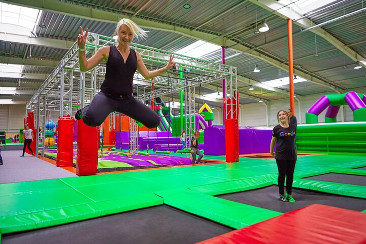 GOjump MEGAPARK Kraków-Sikorki - 1 ora di biglietto per il parco del trampolino
