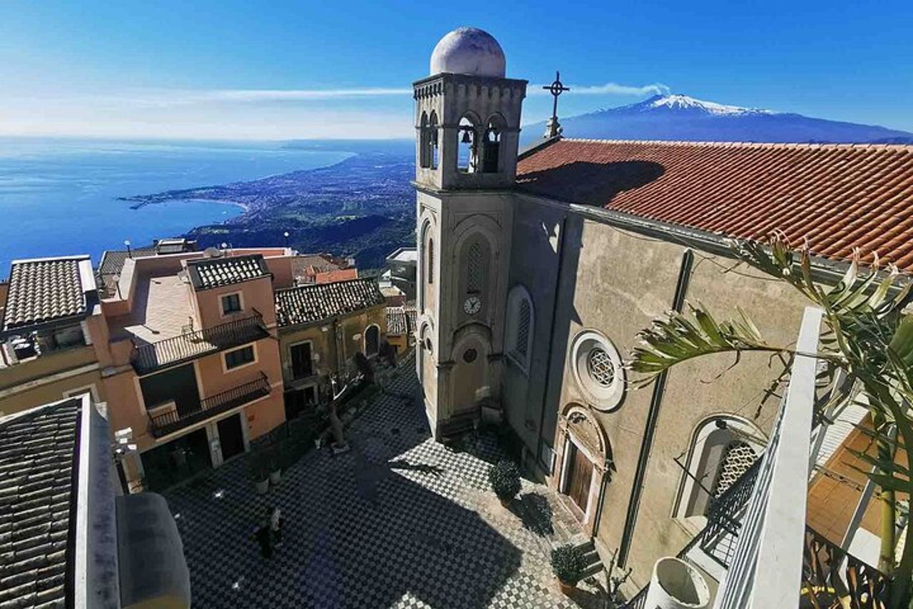 Tour di degustazione di vini di Castelmola e dell'Etna da Messina — 3