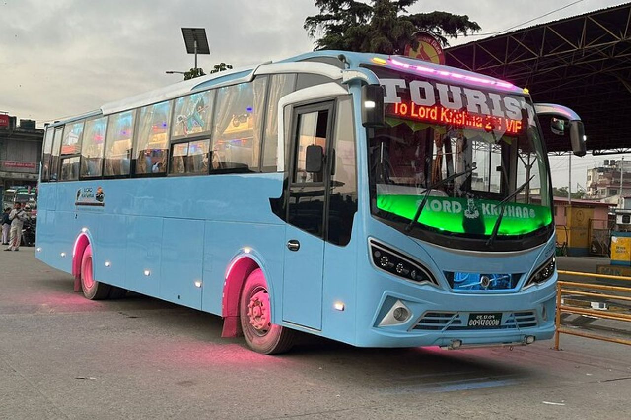 Da Lumbini a Kathmandu Bus turistico VIP/Premium Divano Sedile — 3