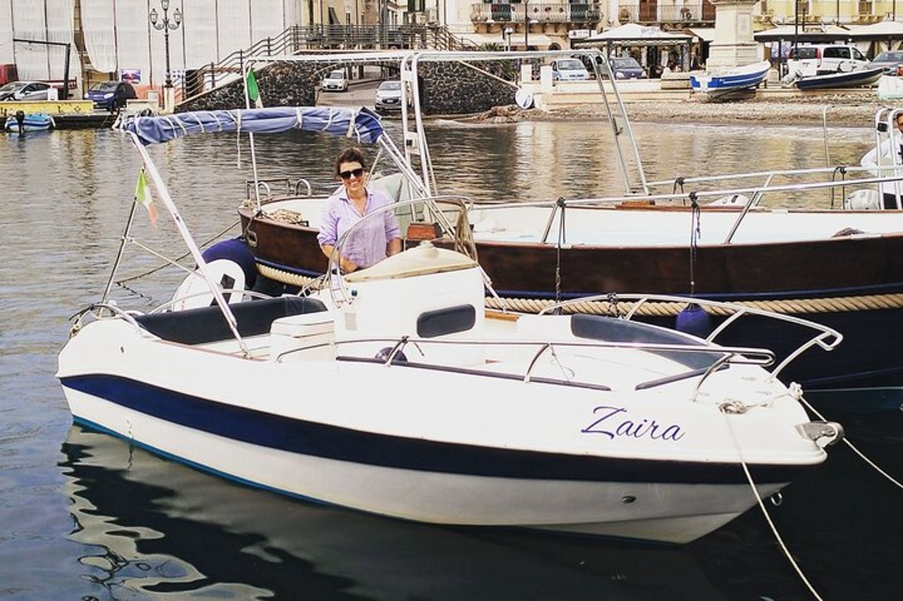 Tour Barca da Lipari tra Vulcani e Paesaggi Incontaminati 4/6 pax — 2