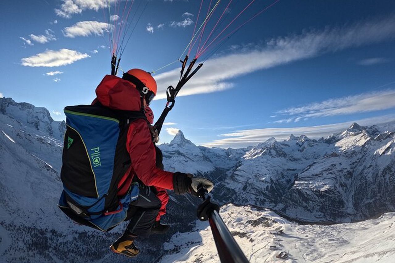 Volo in parapendio in montagna — 5