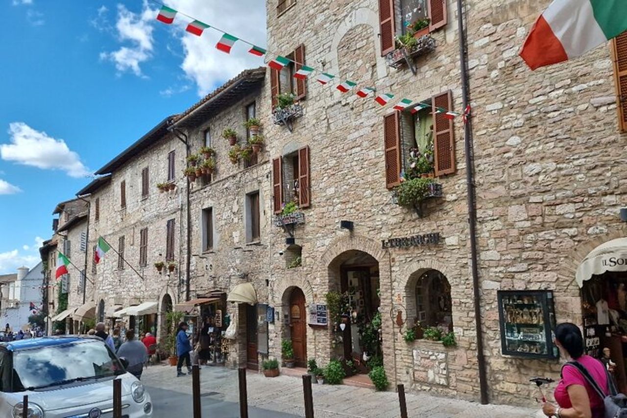 Tour privato di lusso di Assisi e Orvieto: tutti i biglietti d'ingresso da Roma — 3