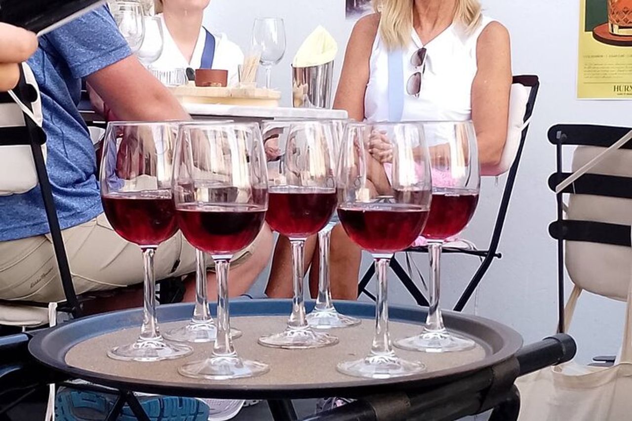 Tour della città vecchia di Naxos con degustazione di vini e cena — 3