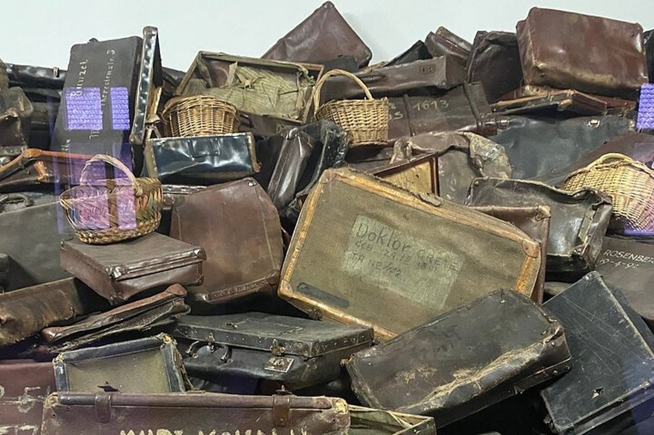 Tour di Auschwitz VIP per piccoli gruppi con trasporto — 7