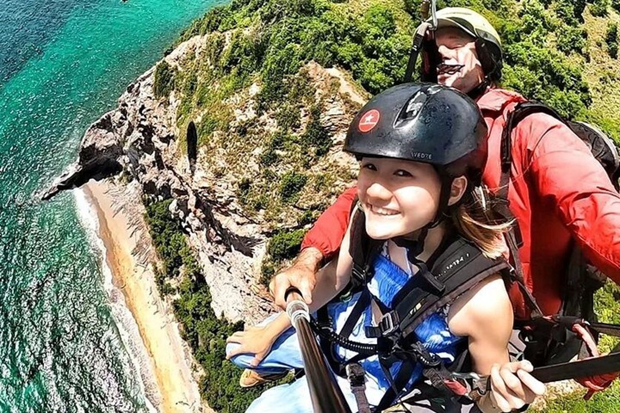 Parapendio tandem Skybound sopra il paesaggio di Koh Larn a Pattaya — 3