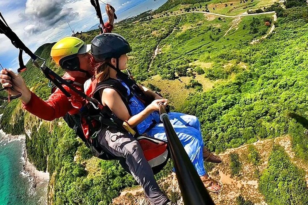 Parapendio tandem Skybound sopra il paesaggio di Koh Larn a Pattaya — 4