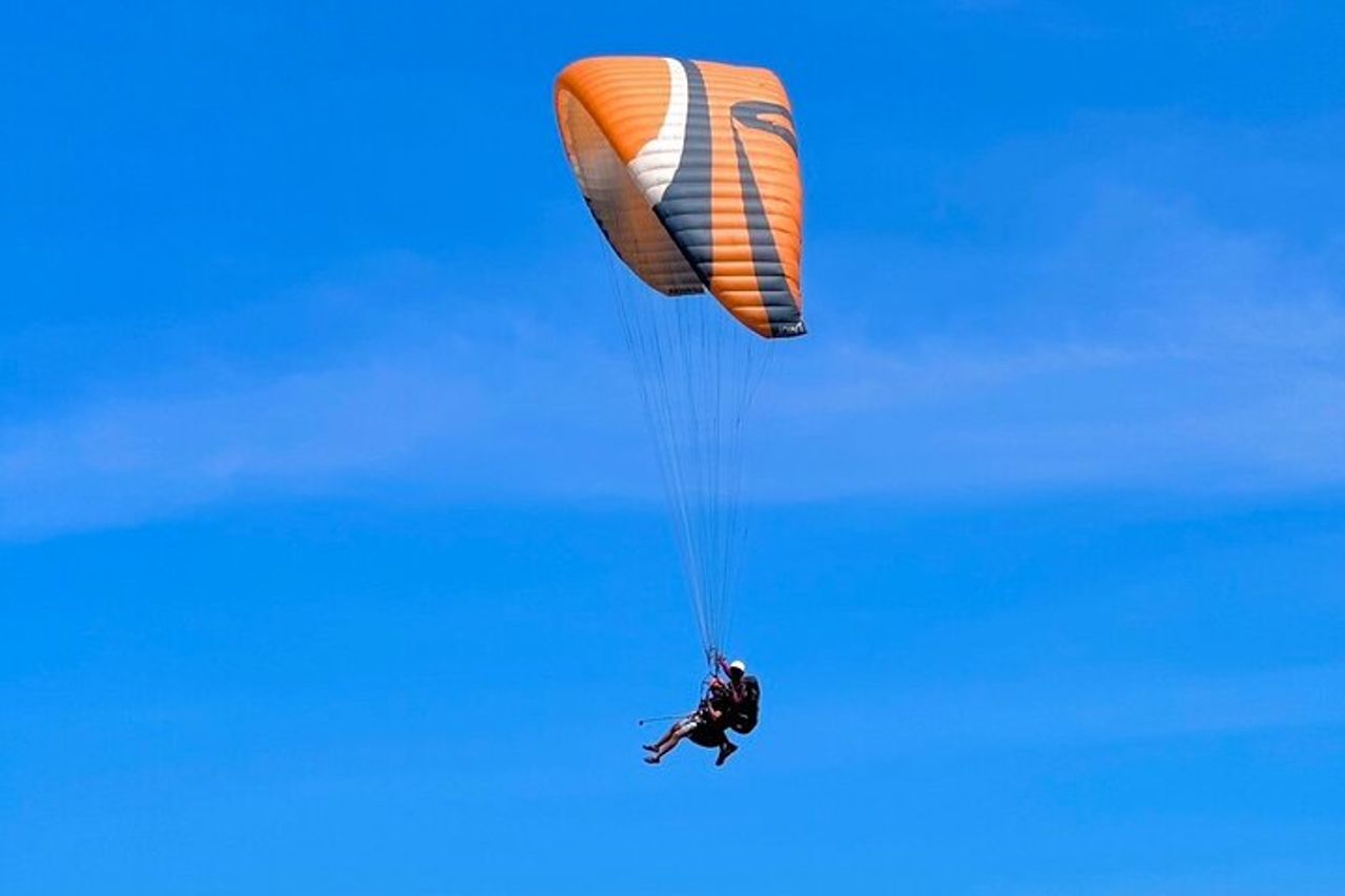 Parapendio tandem Skybound sopra il paesaggio di Koh Larn a Pattaya — 9