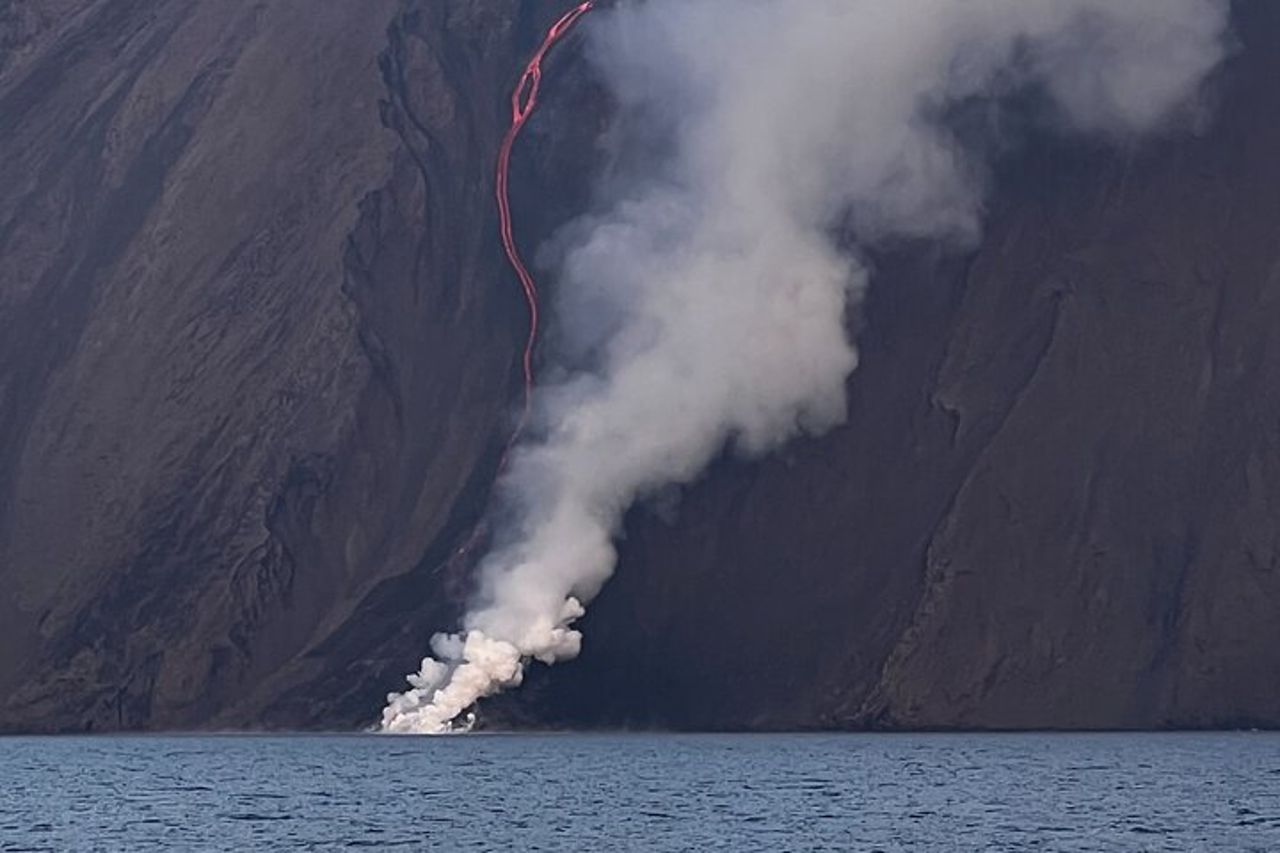 Vulcano Lipari Sciara del fuoco di giorno