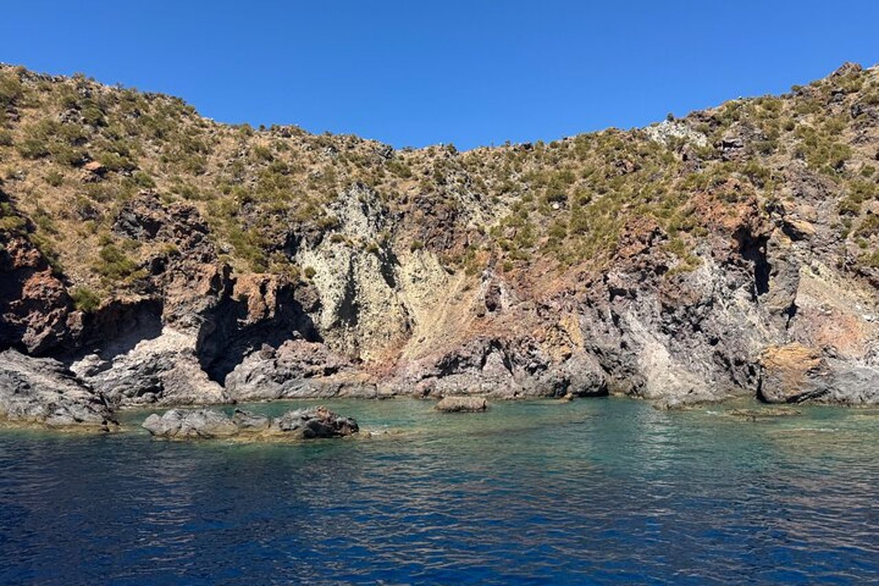 Vulcano Lipari Sciara del fuoco di giorno — 6