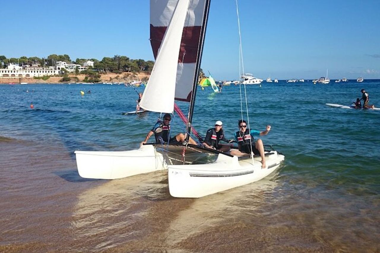Costa Brava: 2,25 ore di lezione in catamarano — 9