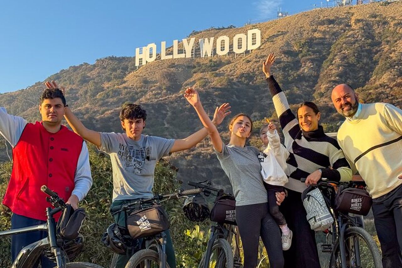 Los Angeles: tour in bici elettrica con cartello di Hollywood