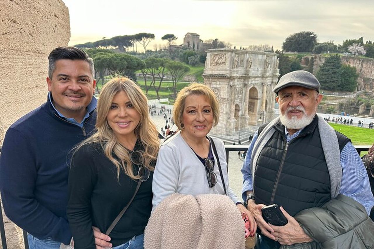 Tour privato dei Fori del Colosseo Palatino e Roma Antica — 2
